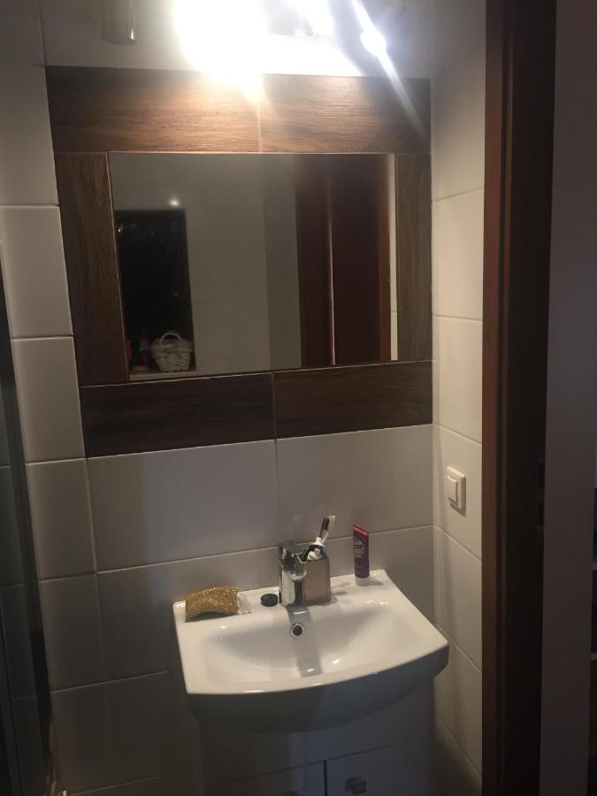Samodzielny Pokoj W Wygodnym Domu Z Parkingiem Apartment Piaseczno  Bagian luar foto