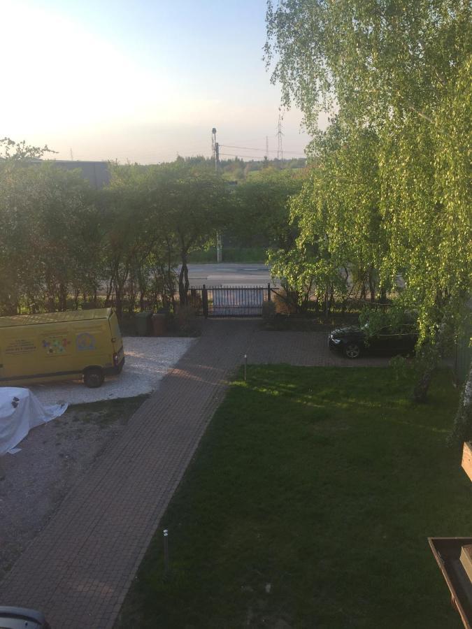 Samodzielny Pokoj W Wygodnym Domu Z Parkingiem Apartment Piaseczno  Bagian luar foto