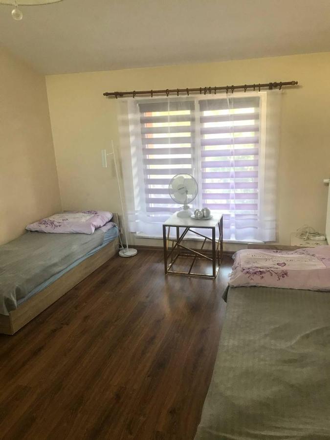 Samodzielny Pokoj W Wygodnym Domu Z Parkingiem Apartment Piaseczno  Bagian luar foto